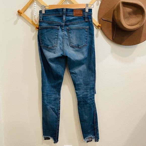 Madewell 10” High Rise Skinny Chewed Him Distressed Jean - Picture 2 of 7